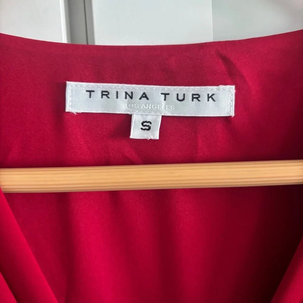 Trina Turk Zula Double Georgette Pleated V-Neck Cap Sleeve Shift Dress - Picture 10 of 14